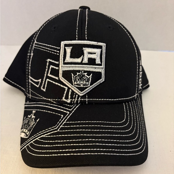 Reebok Los Angeles Kings NHL Fit Cap Crown Logos Center Ice Collection Size S/M - Picture 1 of 8